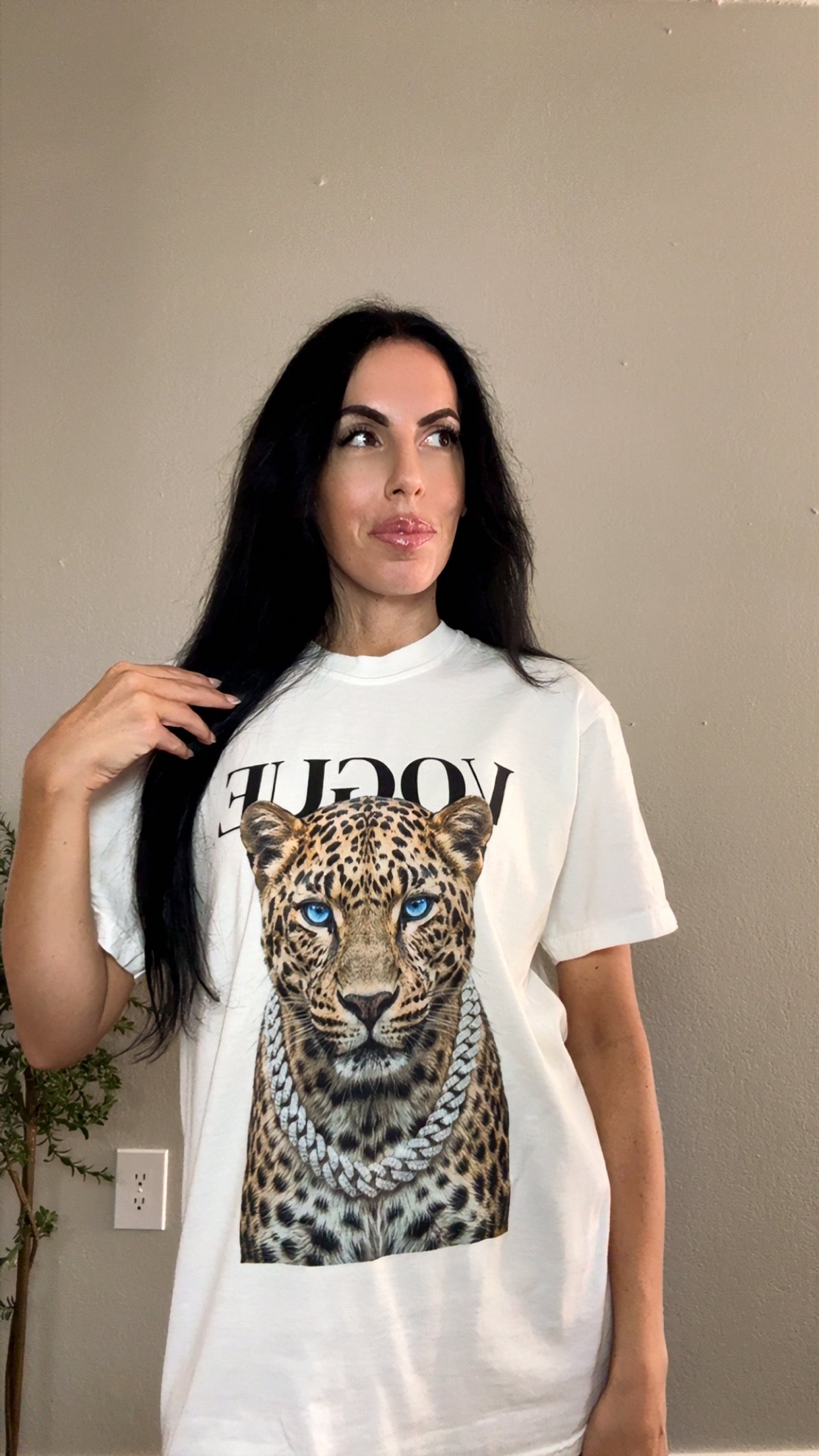 VOGUE LEOPARD GRAPHIC